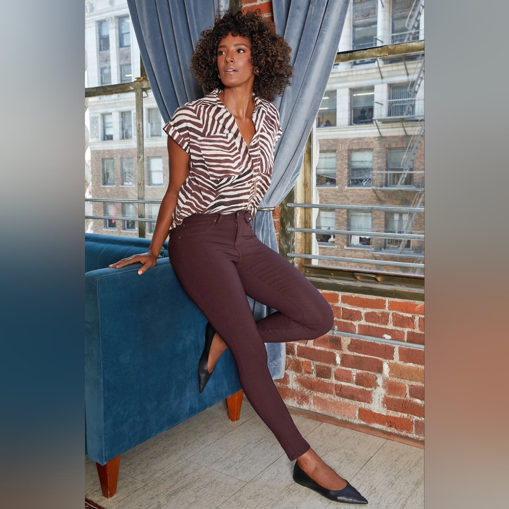 ❤️ $5. Holla Sale!!! Royalty For Me Stretch Plum Jeans 👖